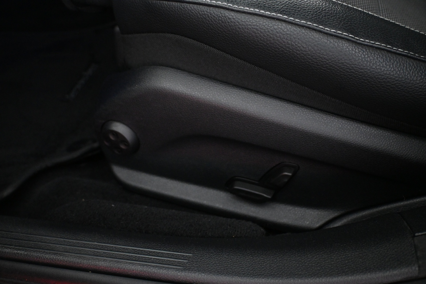 MERCEDES-BENZ E 2021