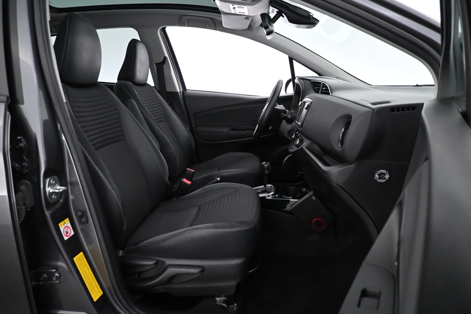 TOYOTA Yaris 2016
