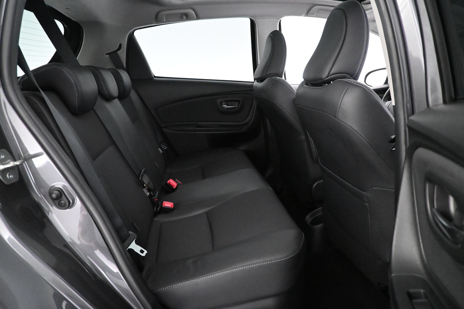 TOYOTA Yaris 2016