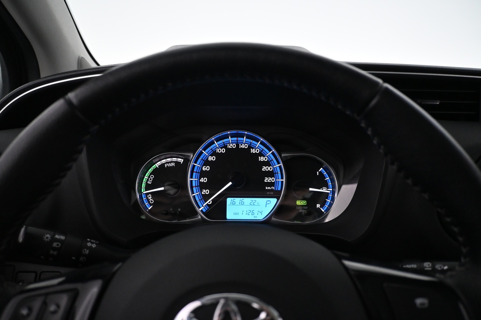 TOYOTA Yaris 2016