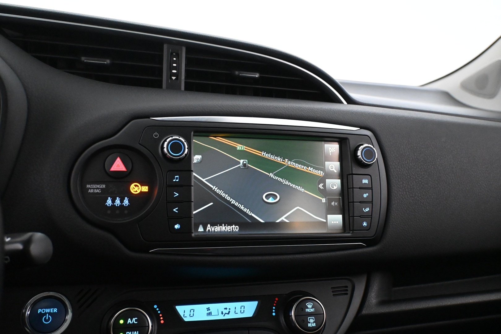 TOYOTA Yaris 2016