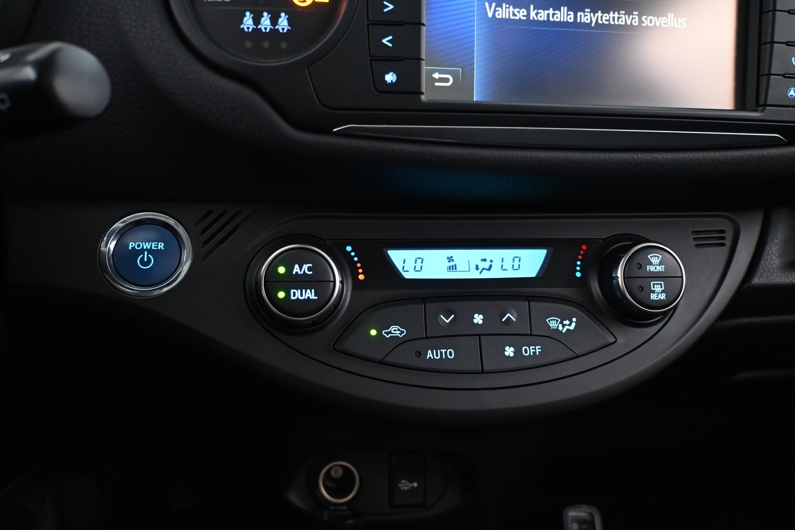 TOYOTA Yaris 2016