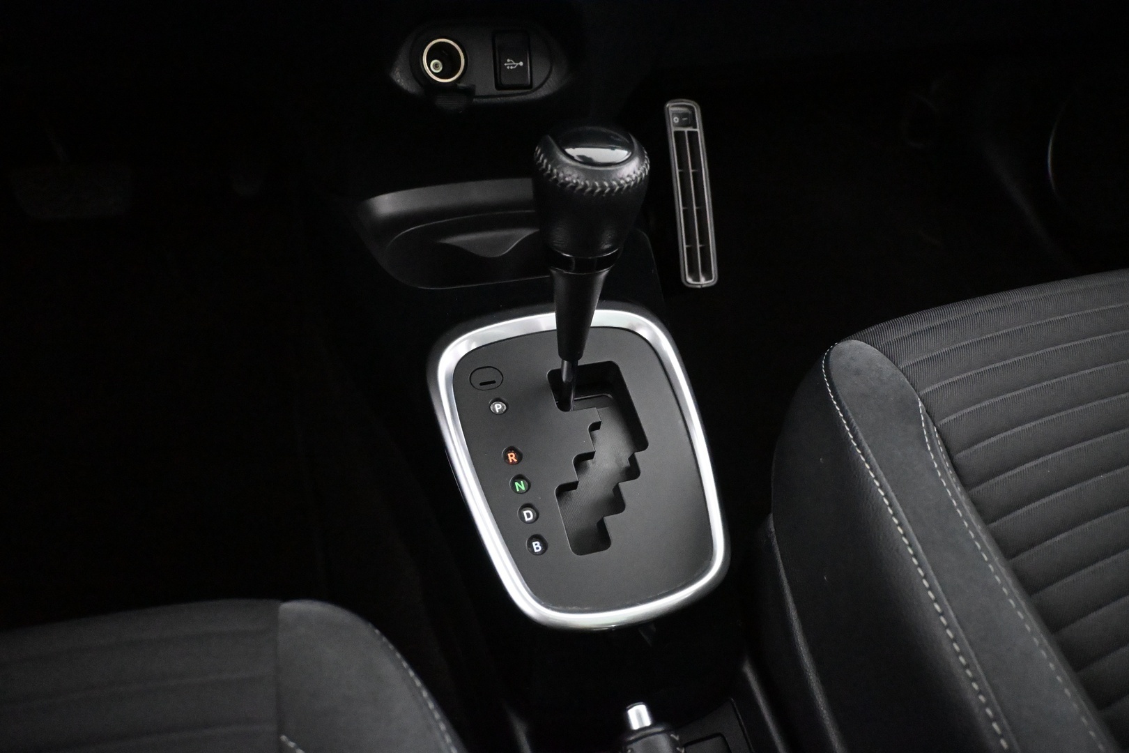 TOYOTA Yaris 2016