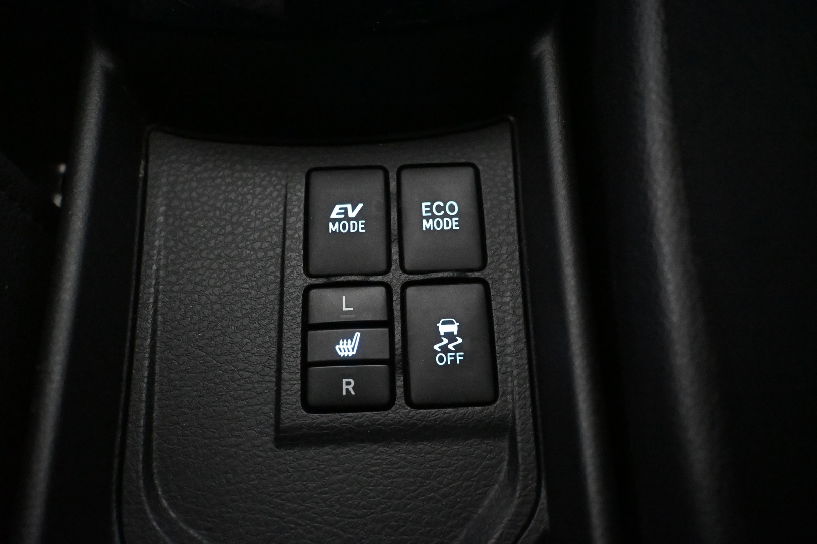 TOYOTA Yaris 2016