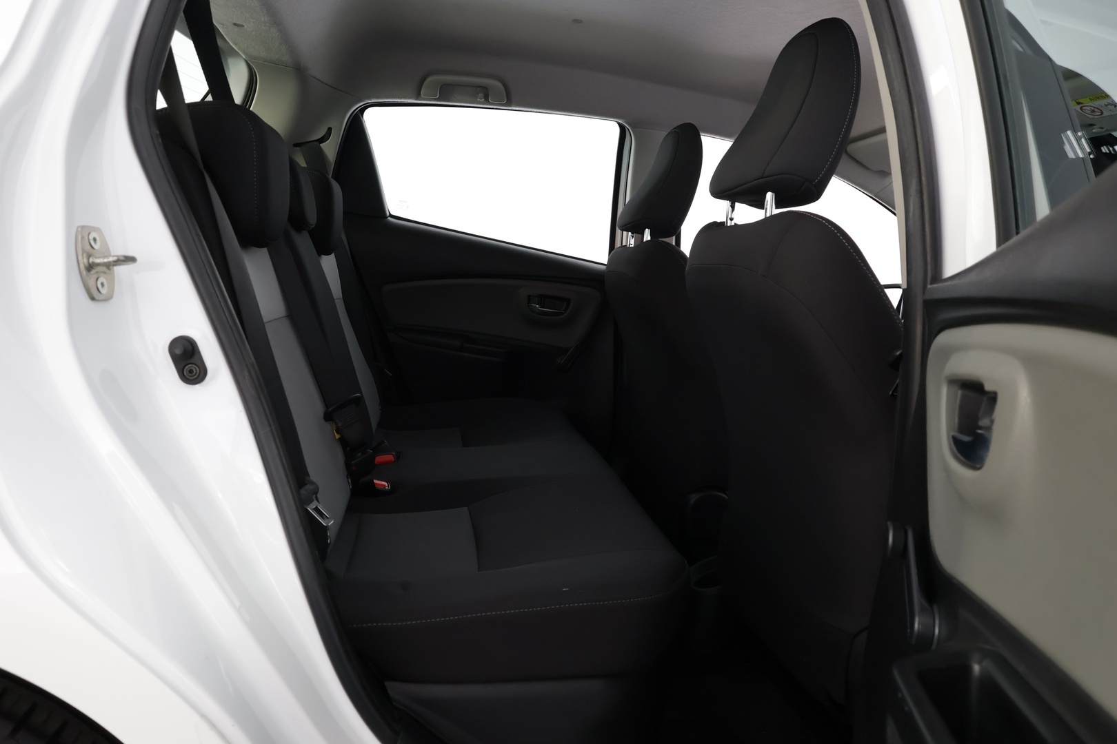 TOYOTA Yaris 2018