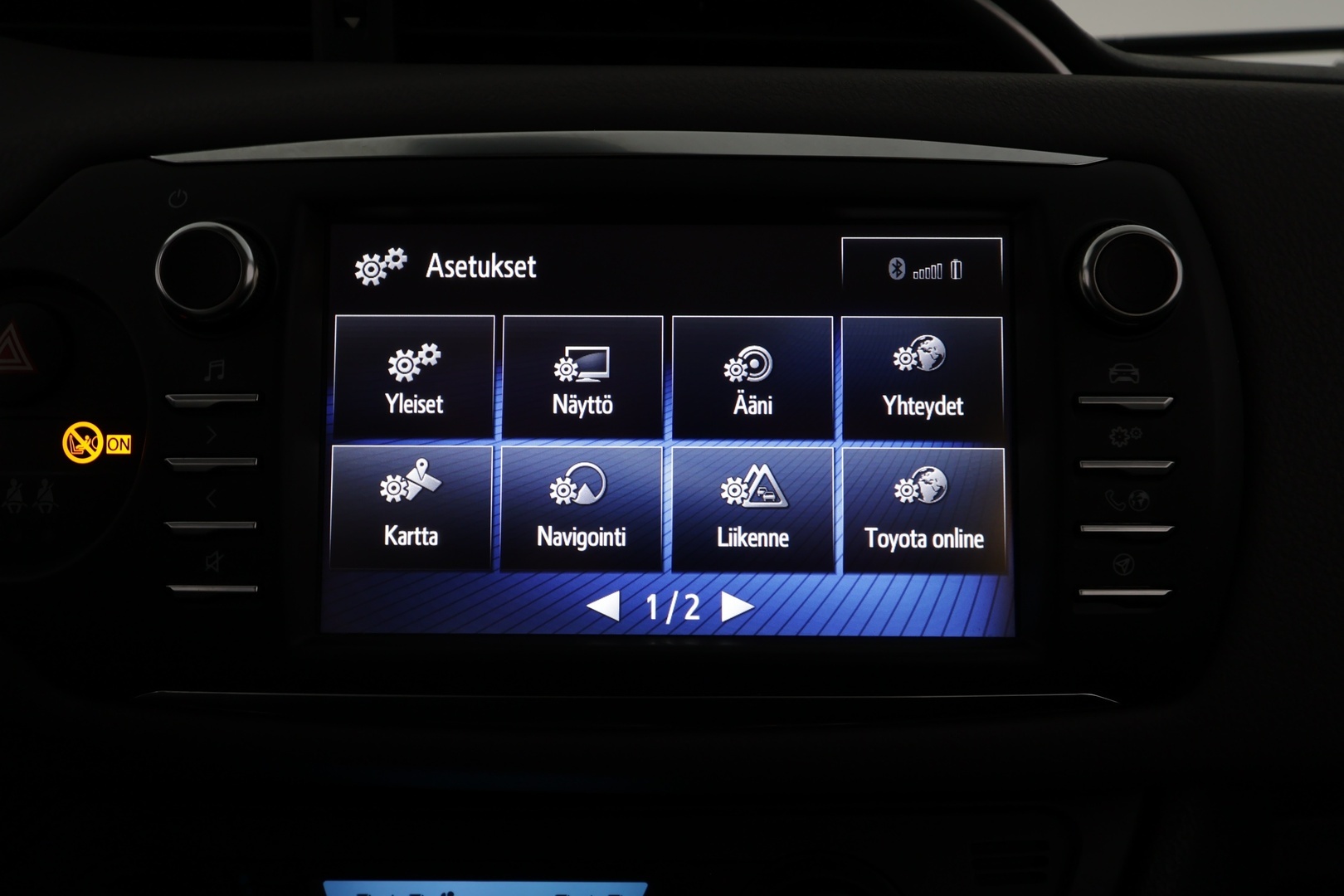 TOYOTA Yaris 2018