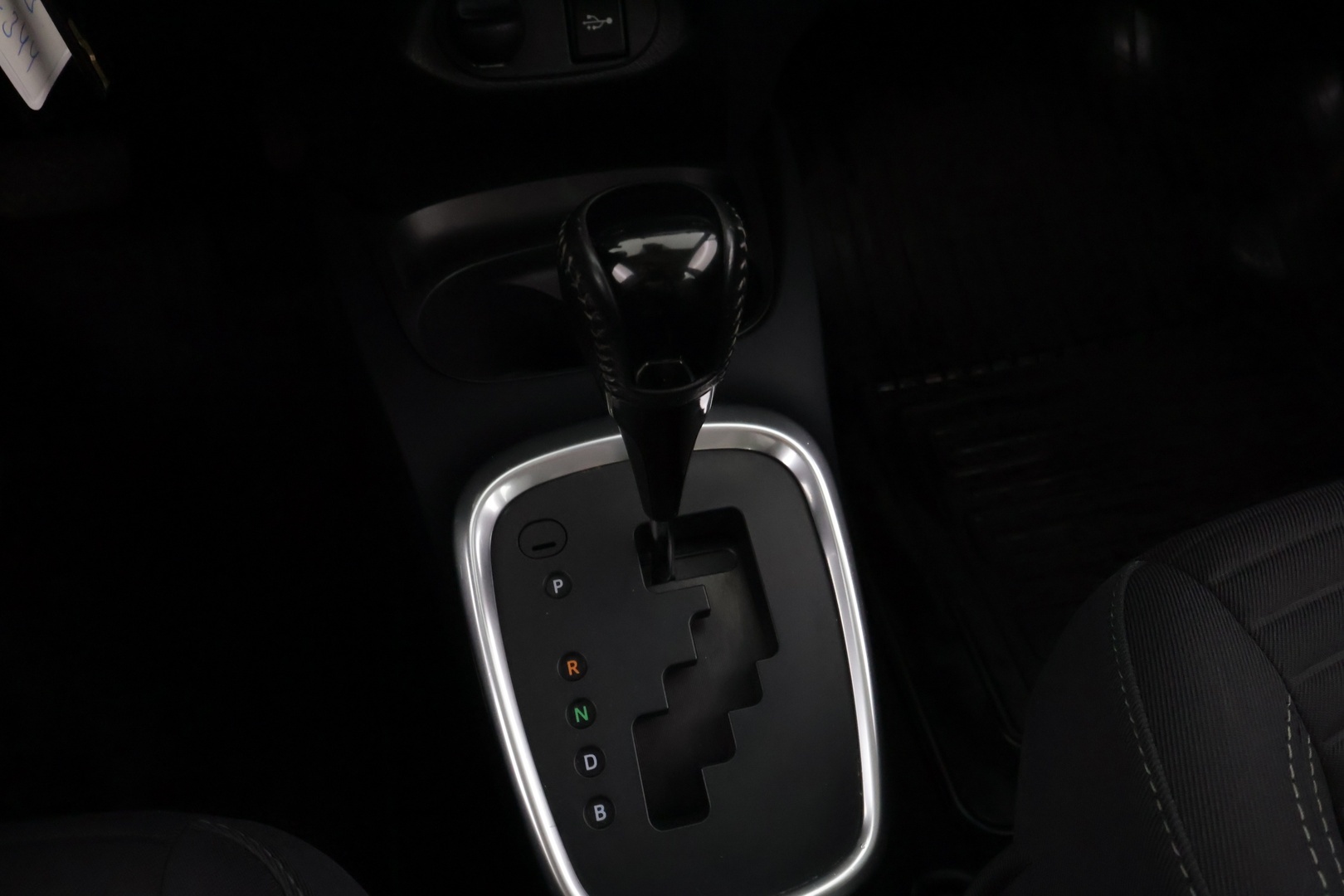 TOYOTA Yaris 2018
