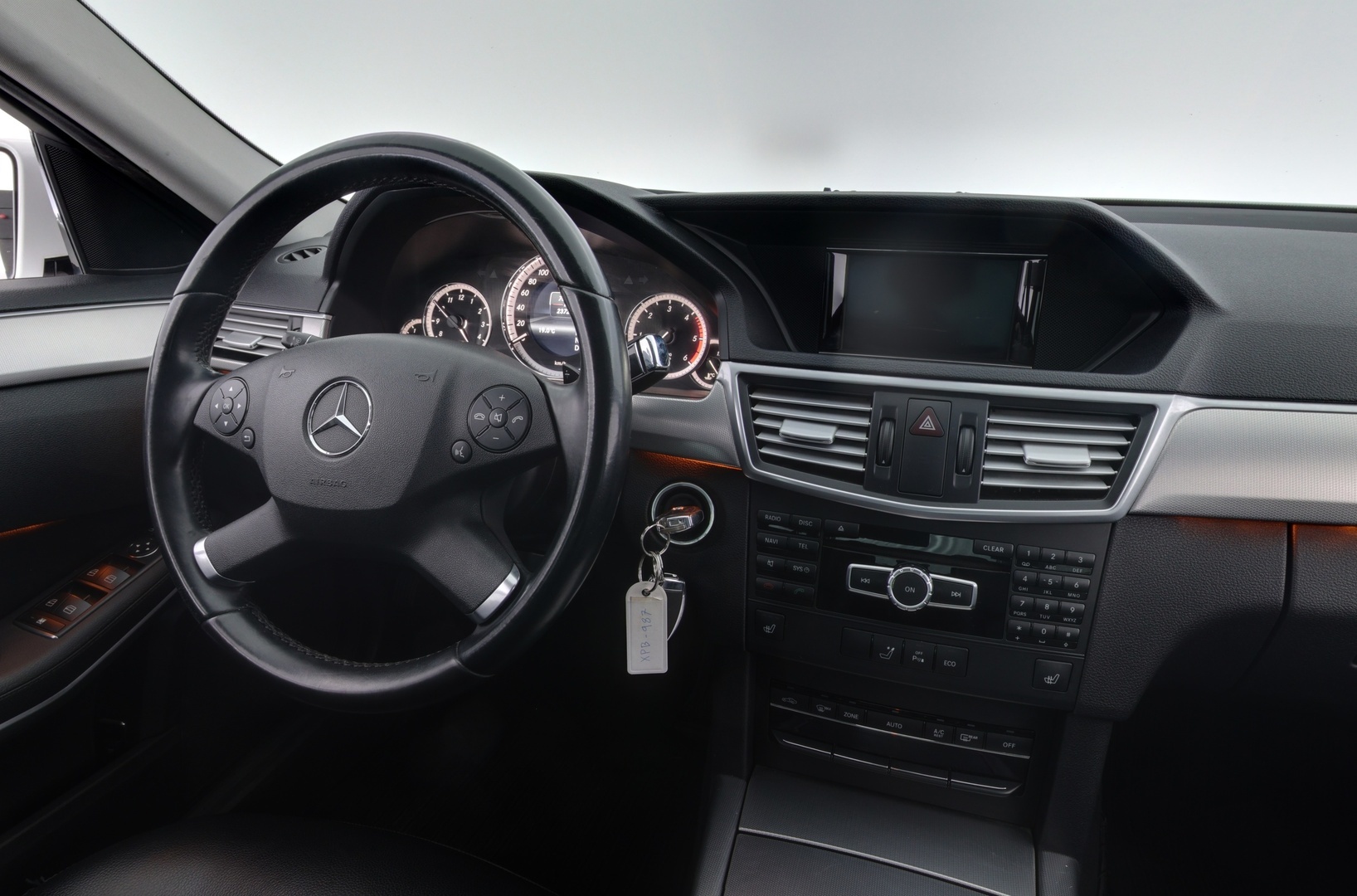 MERCEDES-BENZ E 2012