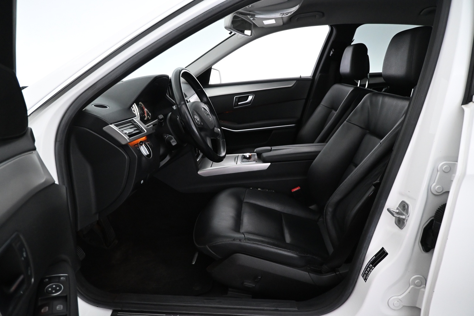 MERCEDES-BENZ E 2012