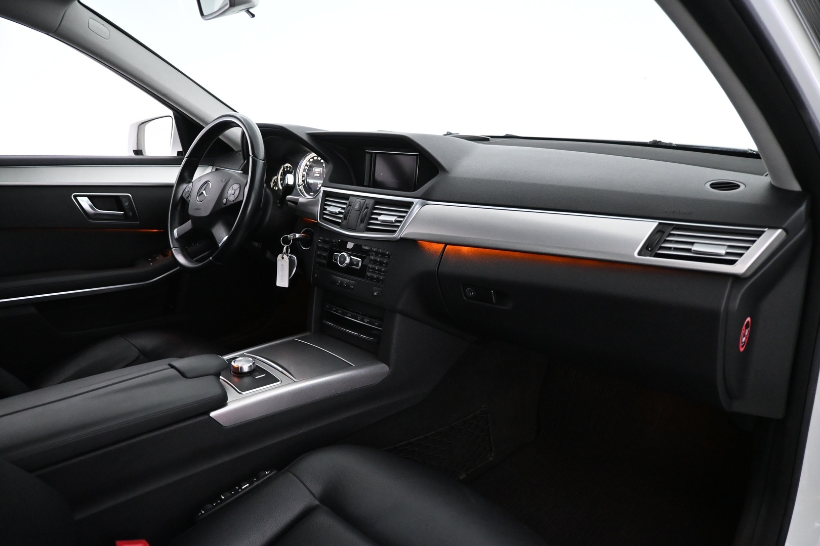 MERCEDES-BENZ E 2012