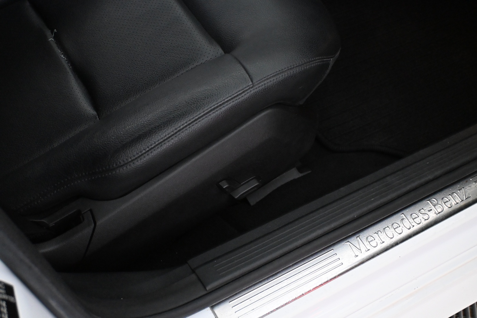 MERCEDES-BENZ E 2012