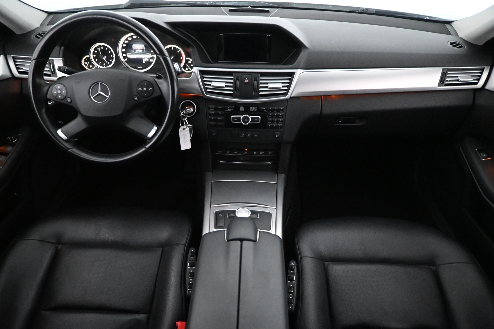 MERCEDES-BENZ E 2012