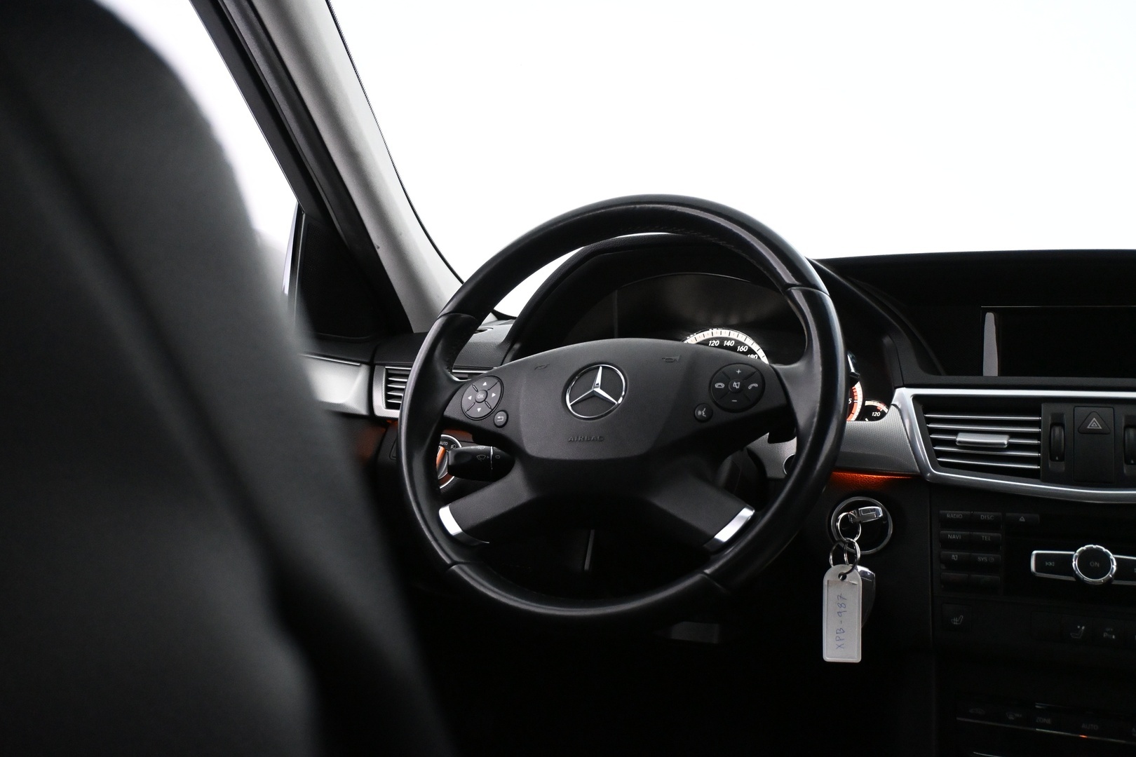 MERCEDES-BENZ E 2012