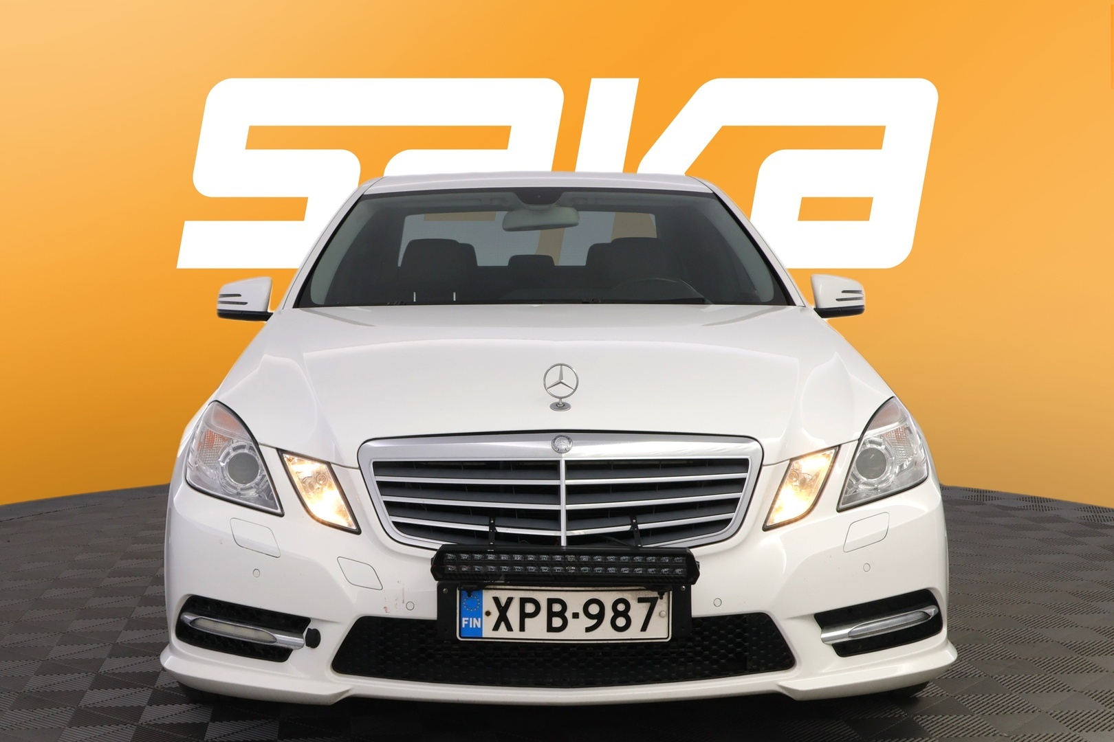 MERCEDES-BENZ E 2012