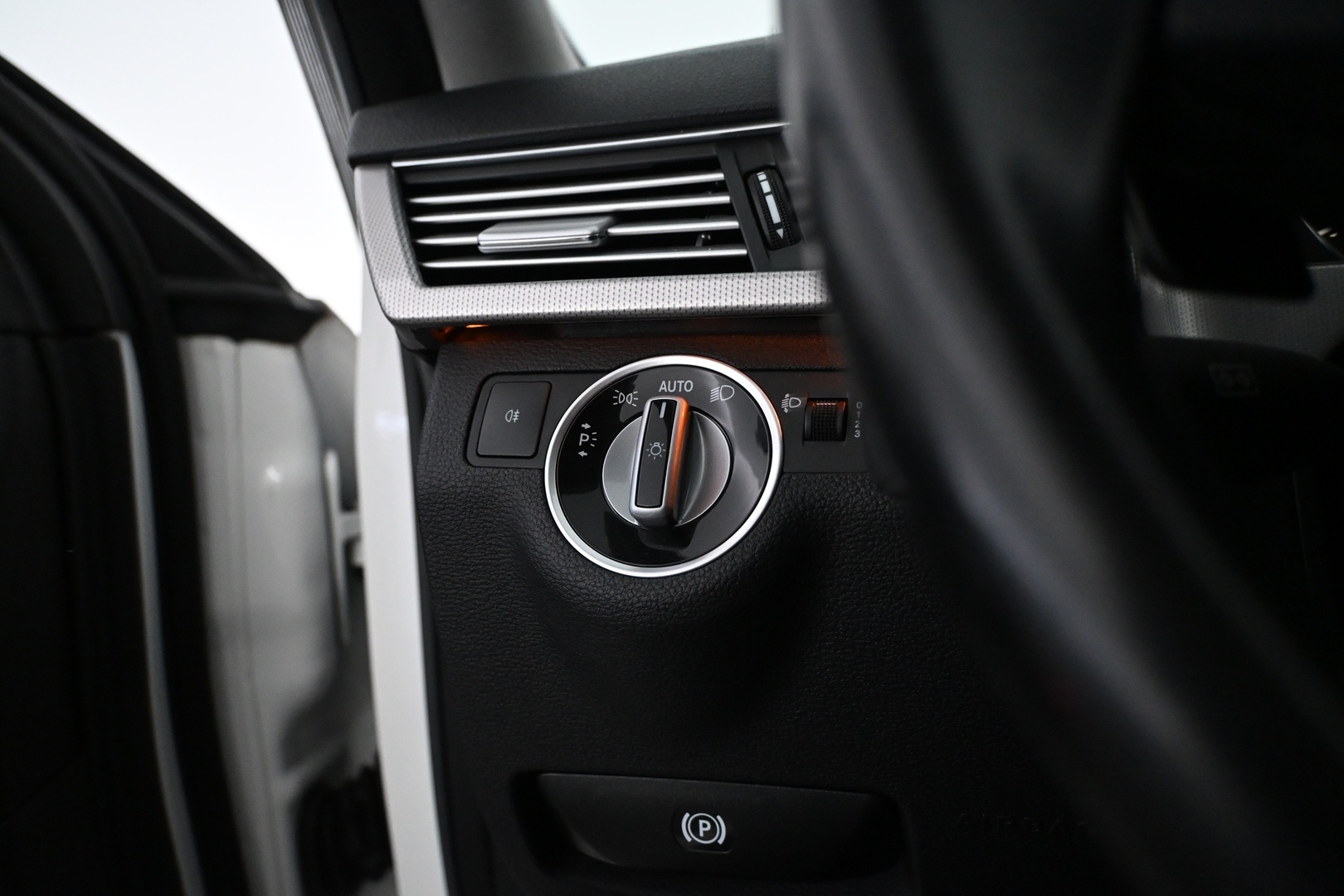 MERCEDES-BENZ E 2012