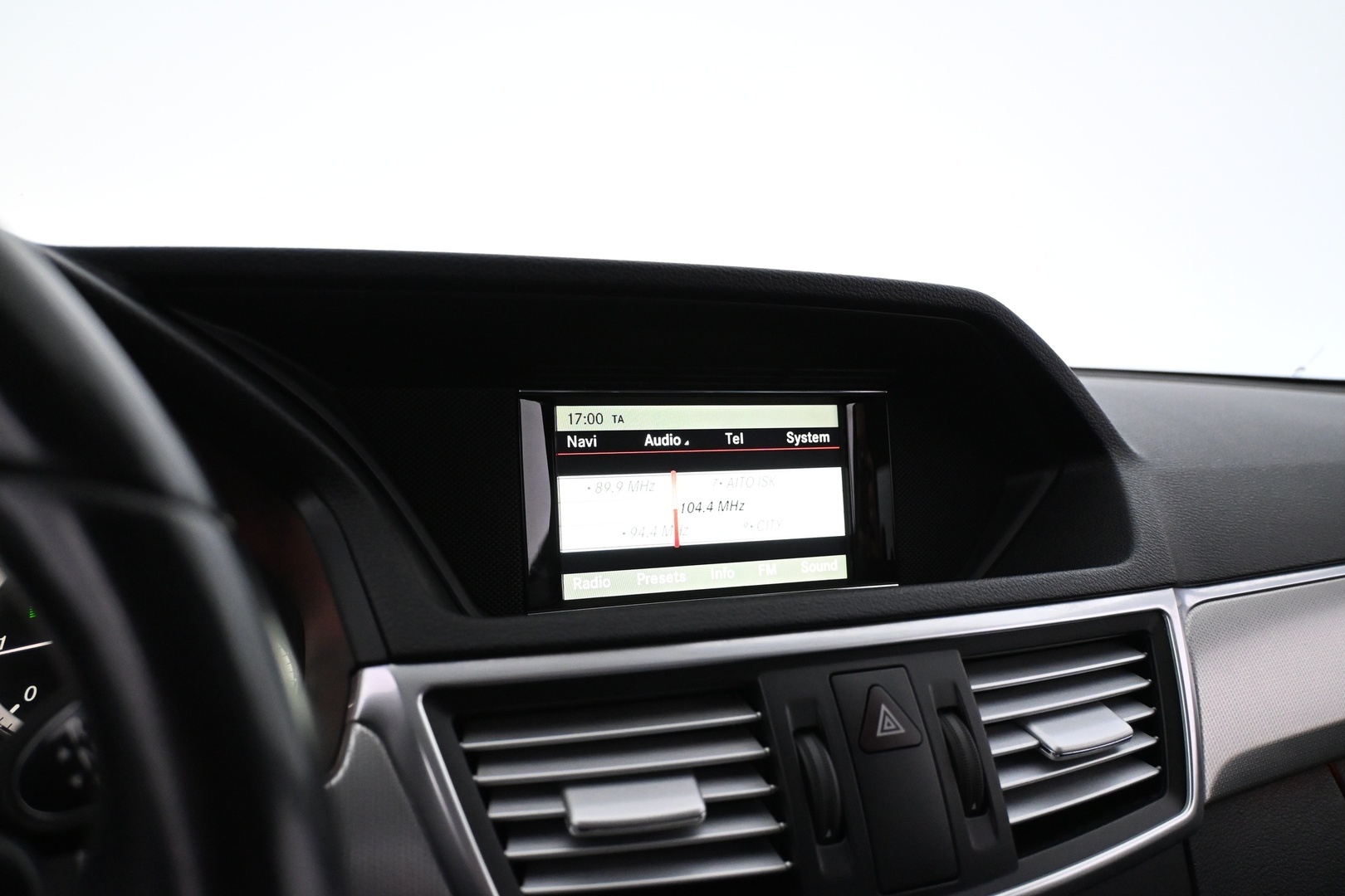 MERCEDES-BENZ E 2012