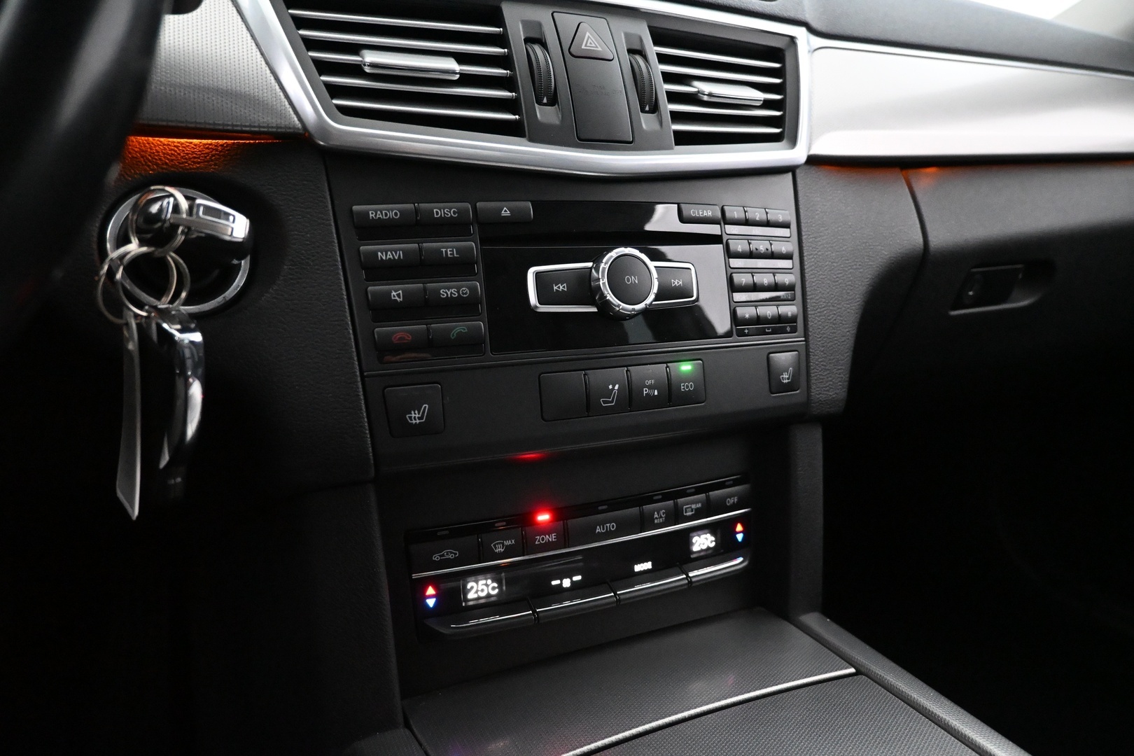 MERCEDES-BENZ E 2012