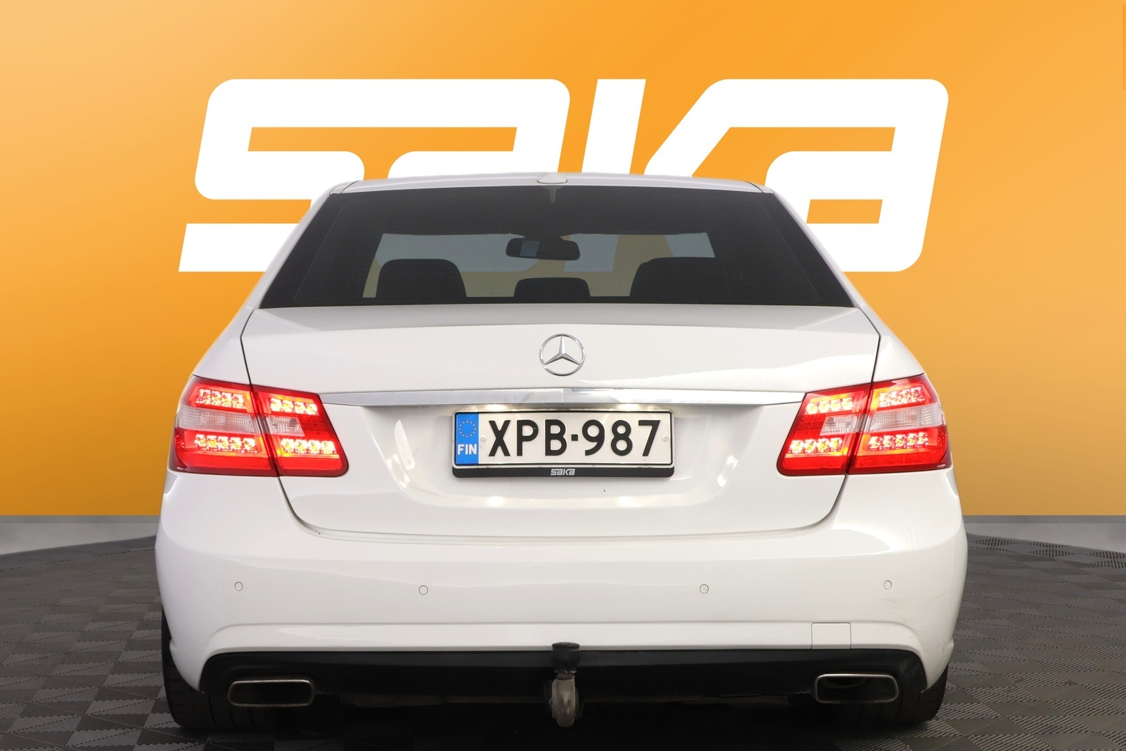 MERCEDES-BENZ E 2012