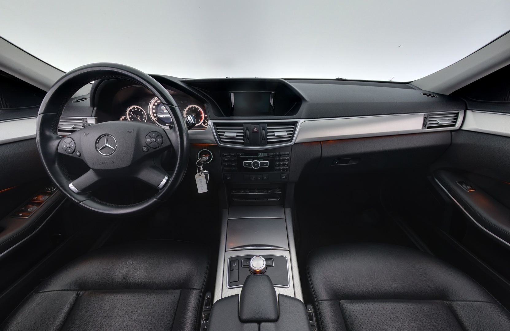 MERCEDES-BENZ E 2012
