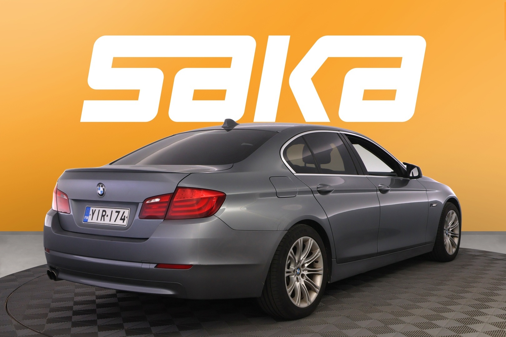 BMW 520 2011