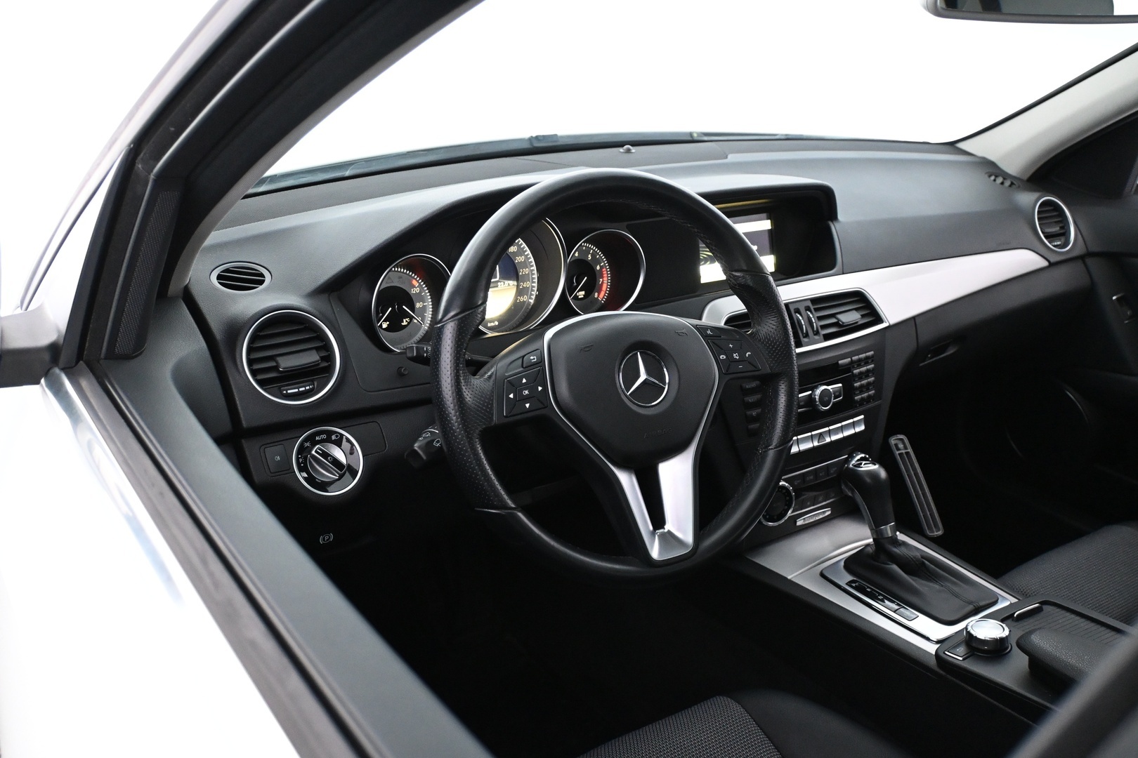 MERCEDES-BENZ C 2012