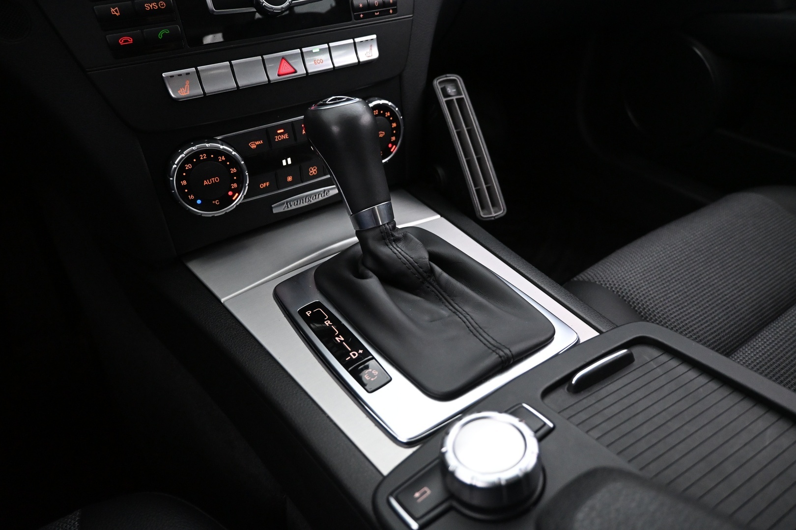 MERCEDES-BENZ C 2012