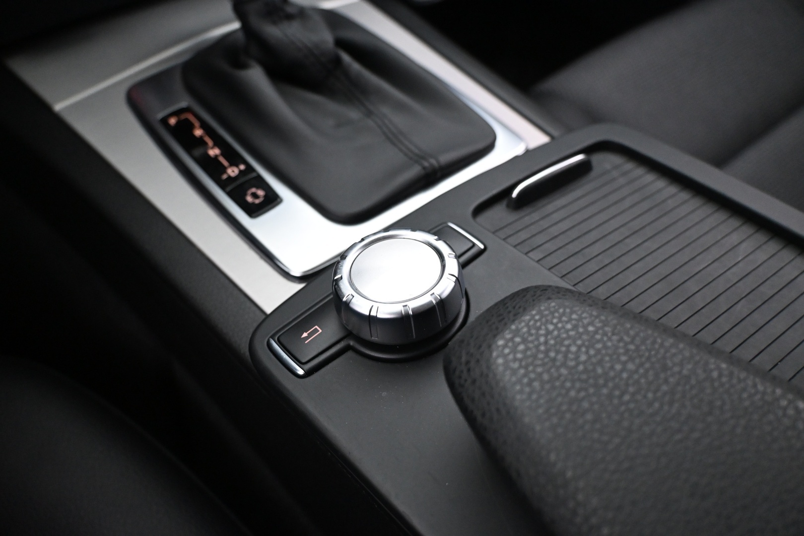 MERCEDES-BENZ C 2012