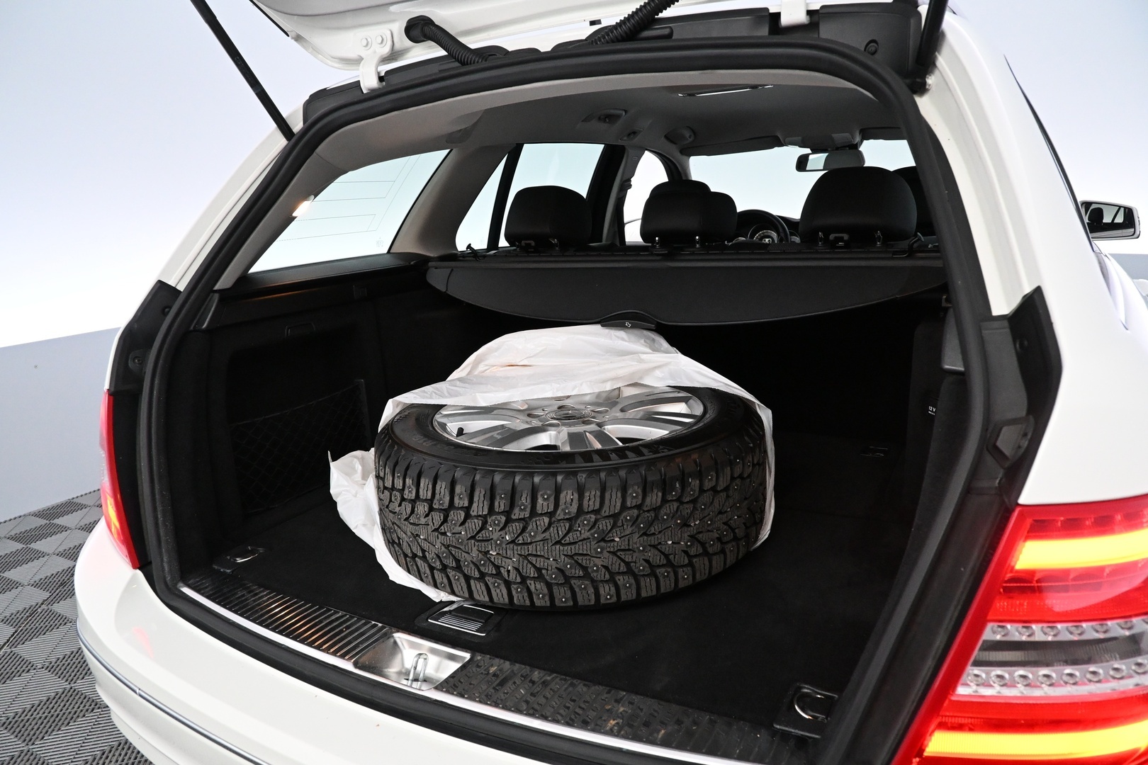 MERCEDES-BENZ C 2012