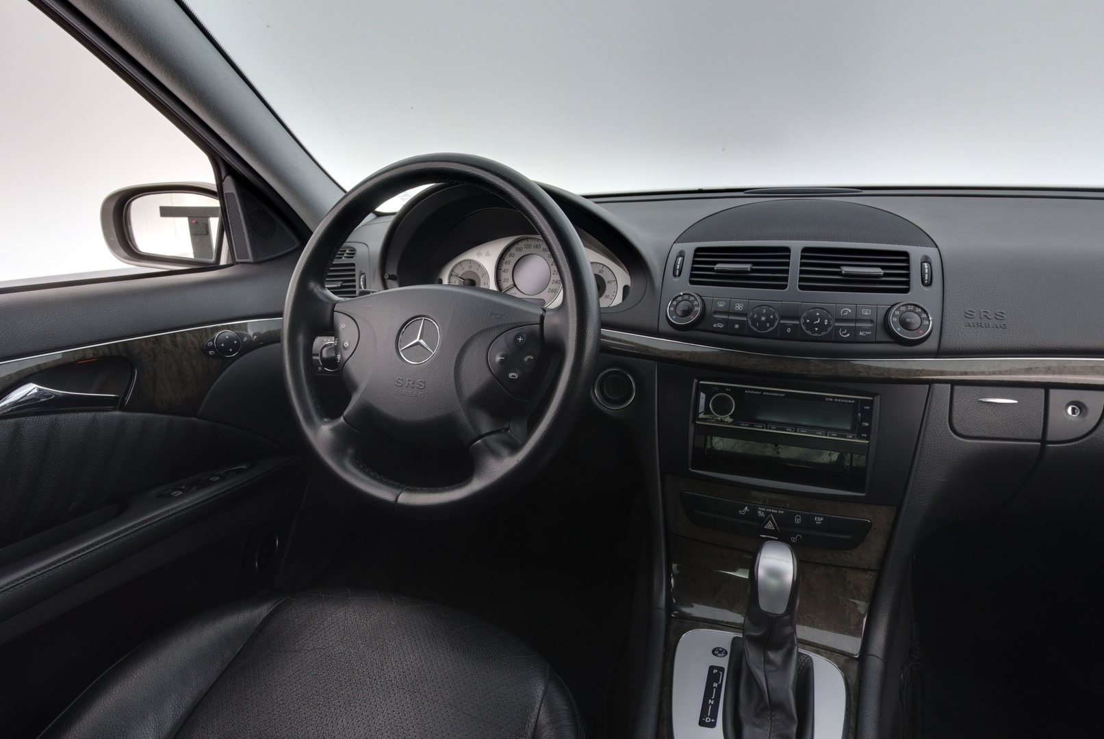 MERCEDES-BENZ E 2006