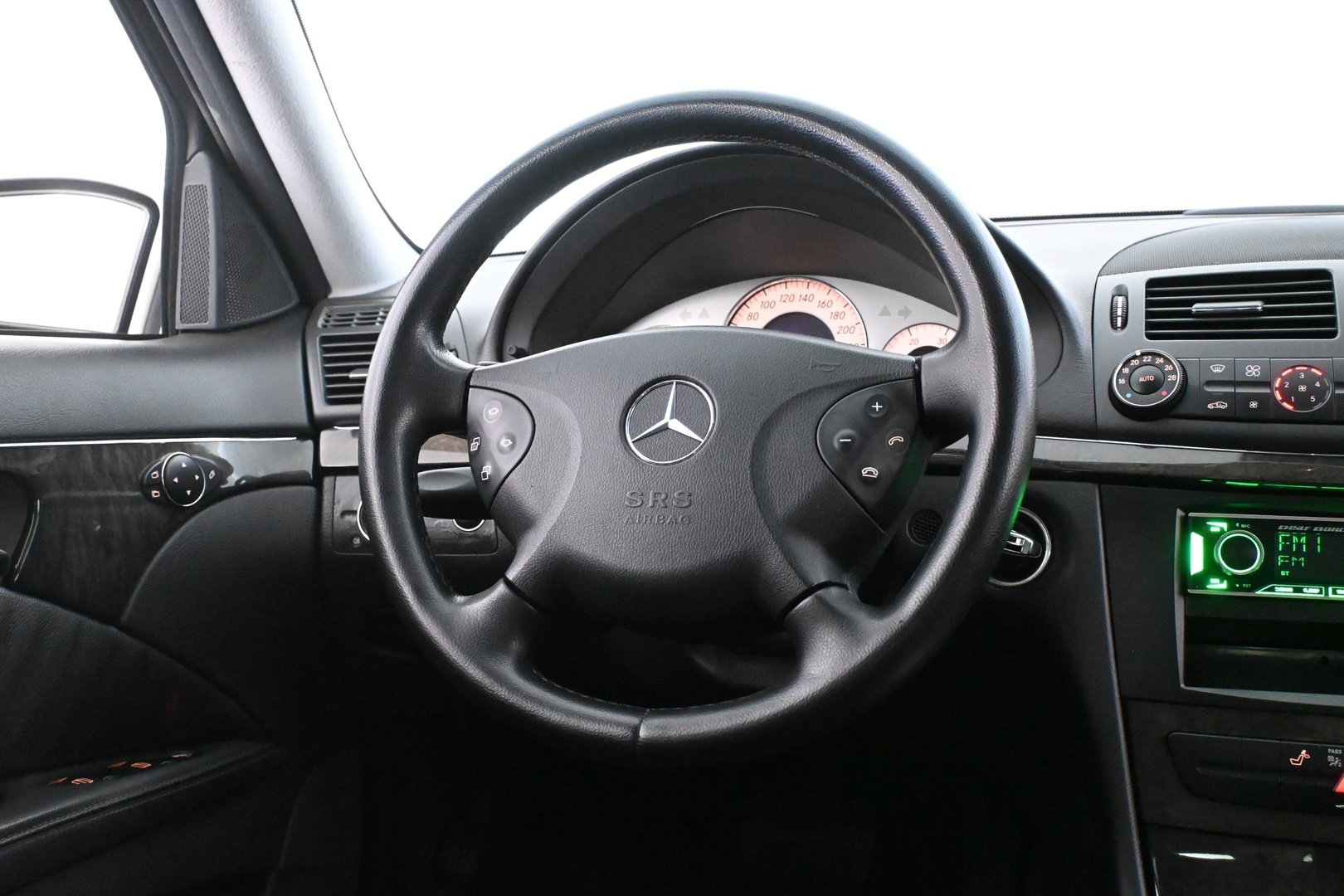 MERCEDES-BENZ E 2006