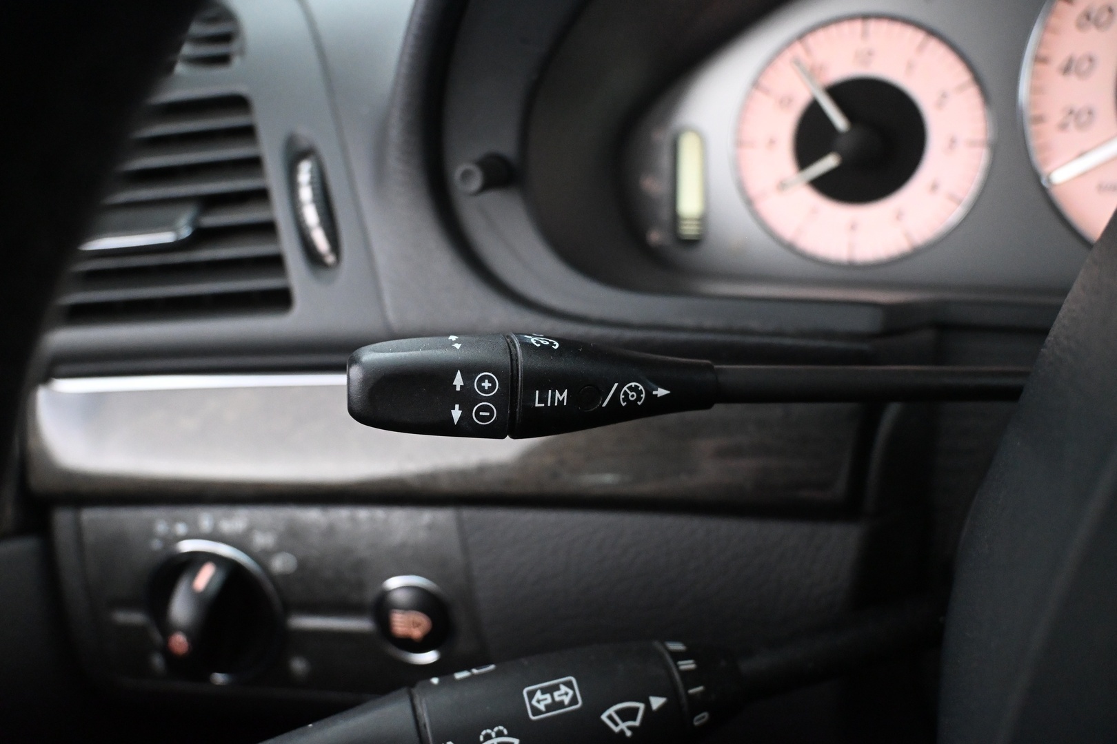 MERCEDES-BENZ E 2006
