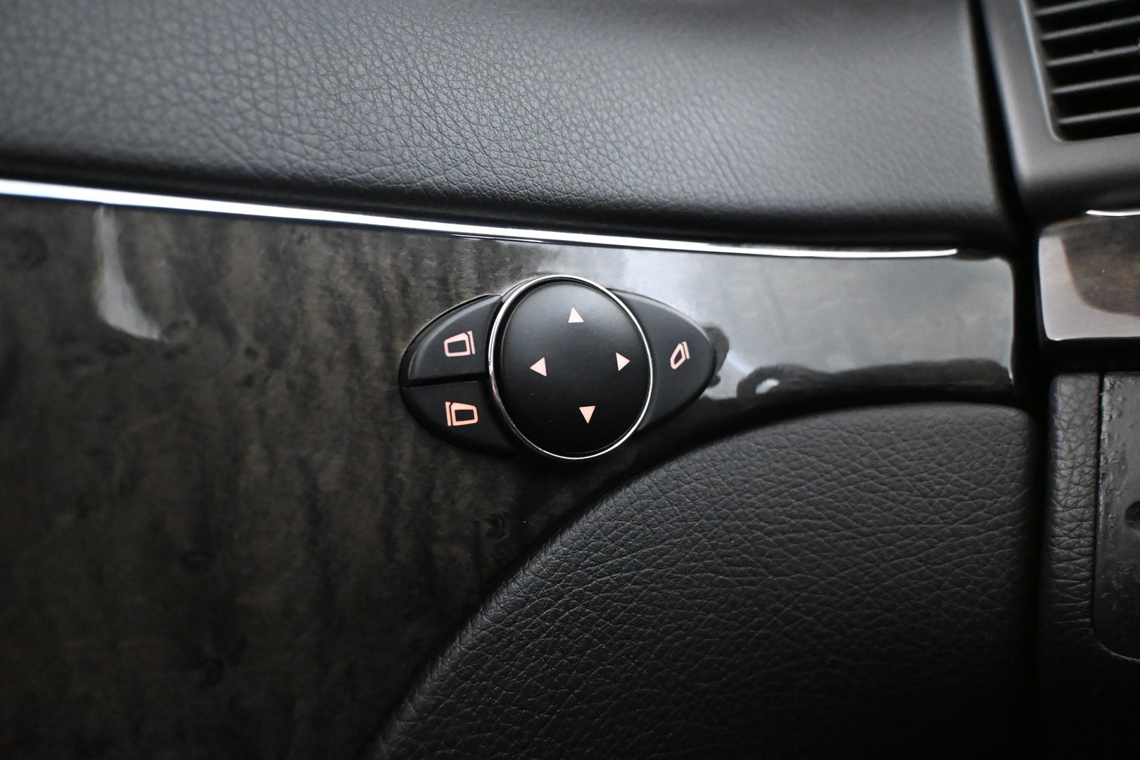MERCEDES-BENZ E 2006