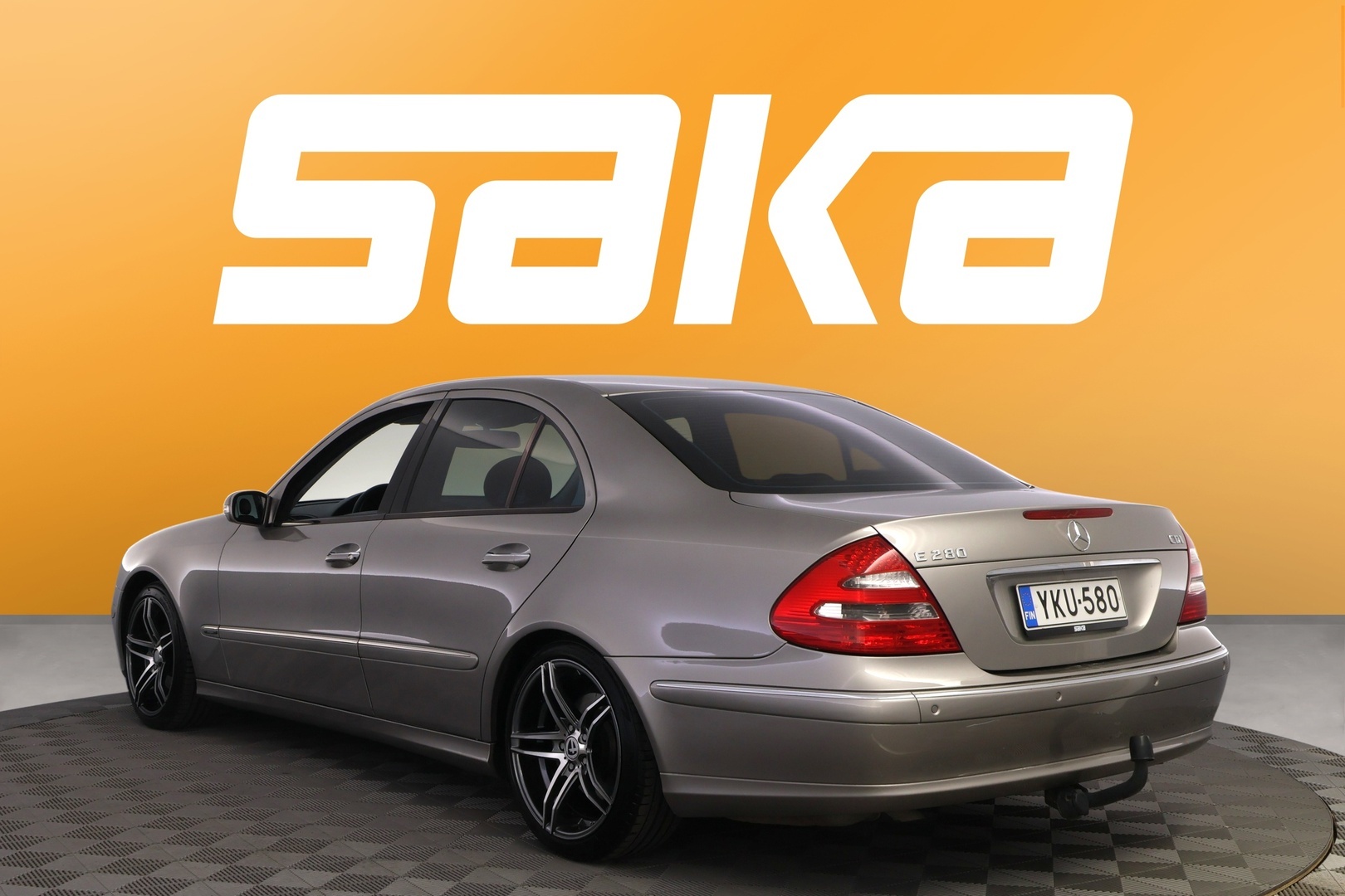 MERCEDES-BENZ E 2006