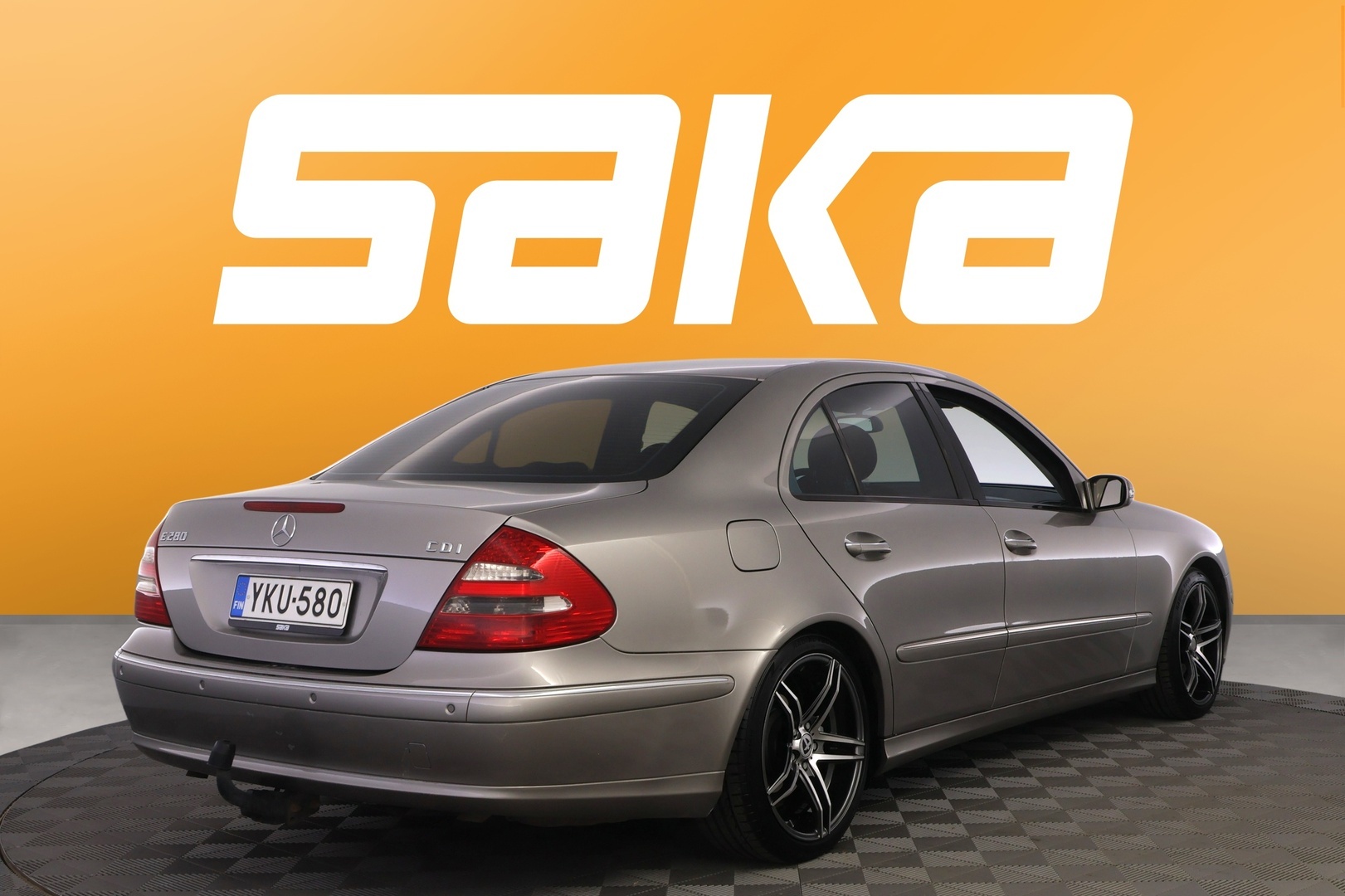 MERCEDES-BENZ E 2006