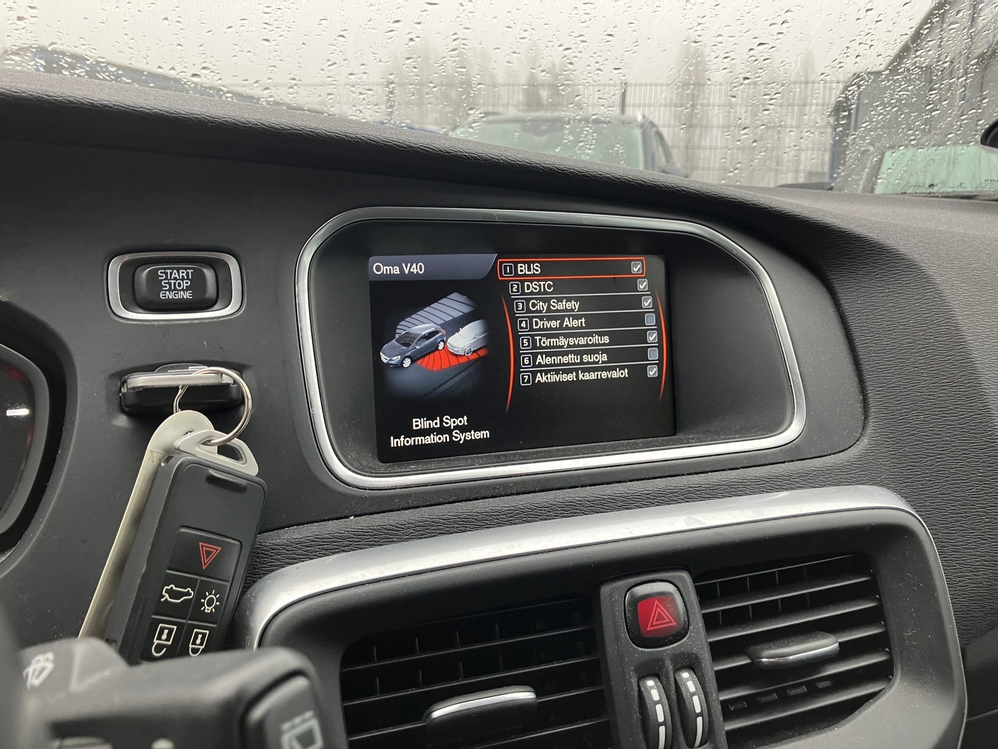 VOLVO V40 Cross Country 2014