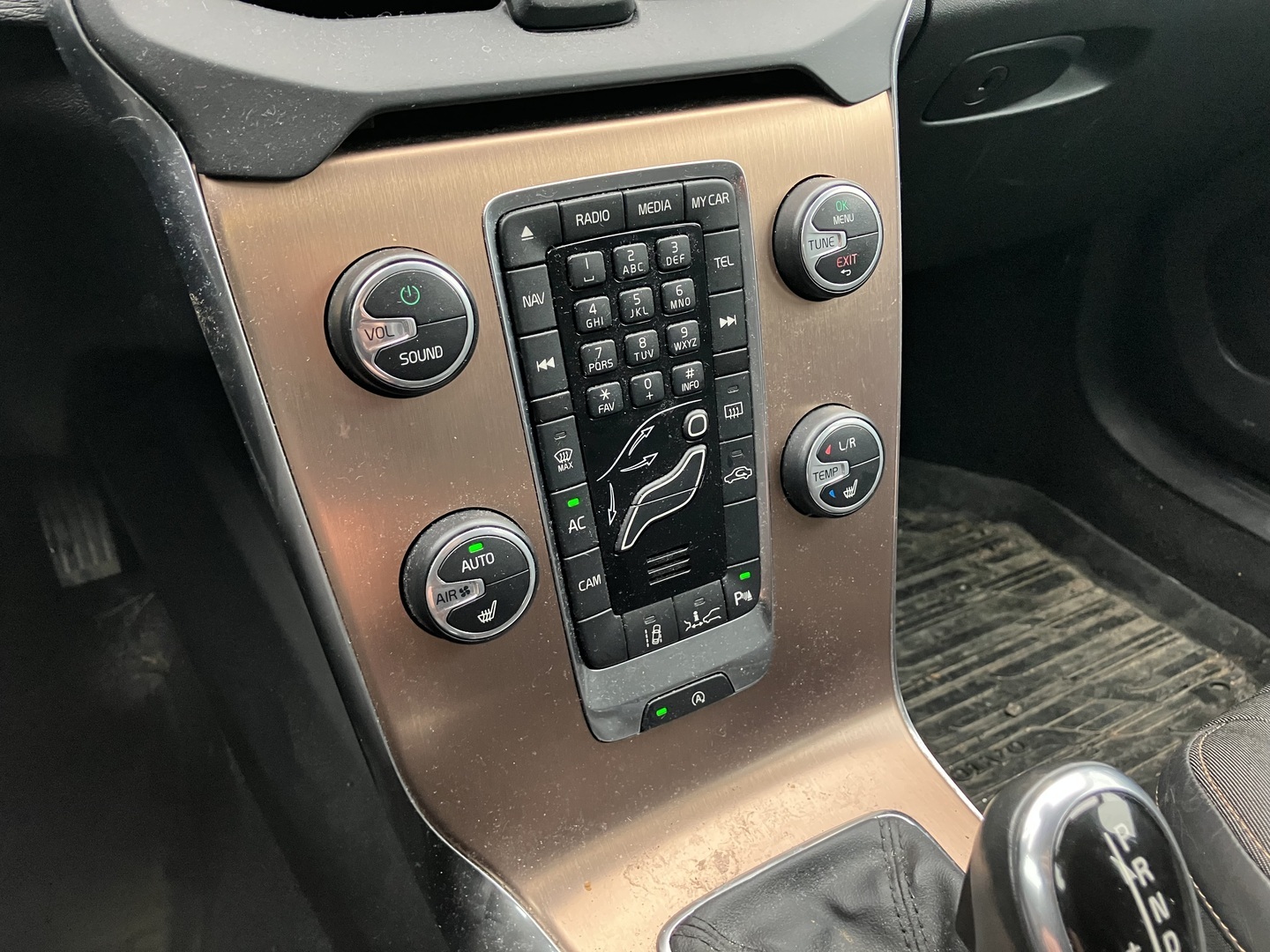 VOLVO V40 Cross Country 2014