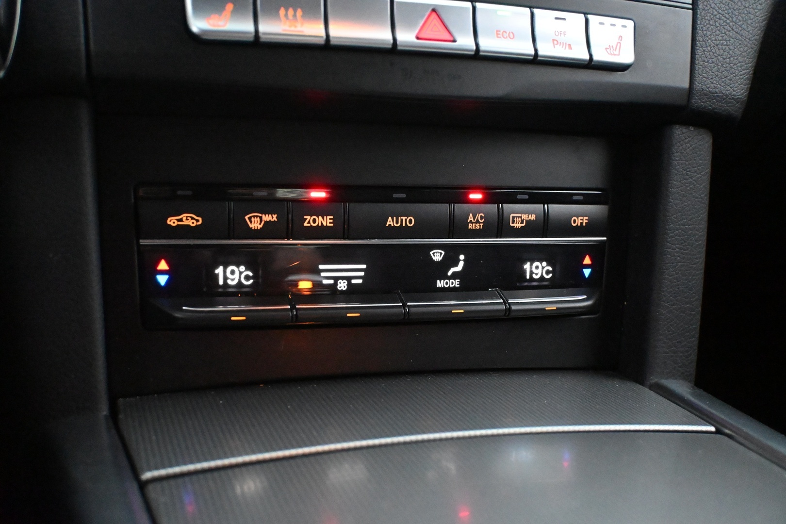 MERCEDES-BENZ E 2015