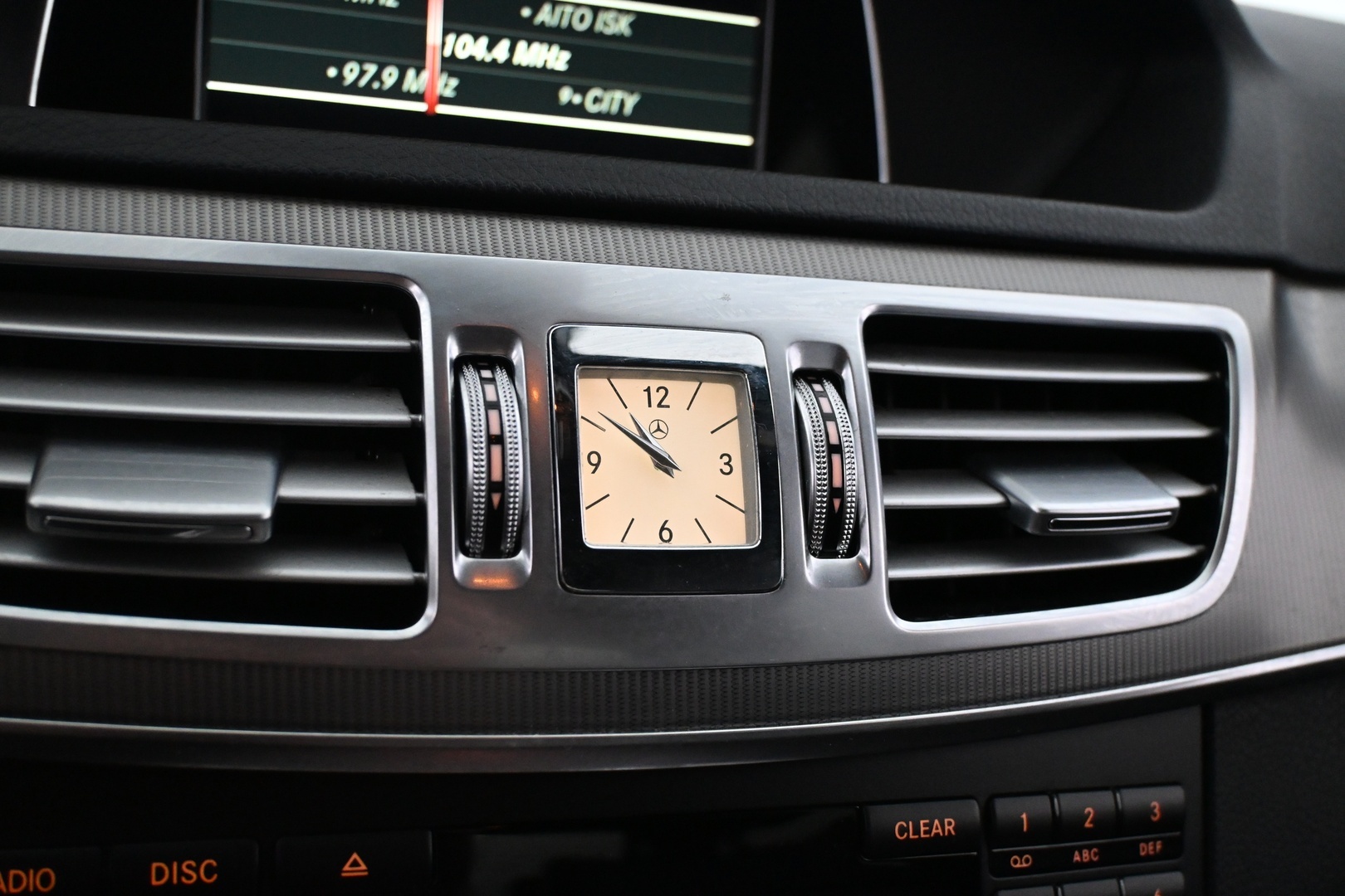 MERCEDES-BENZ E 2015