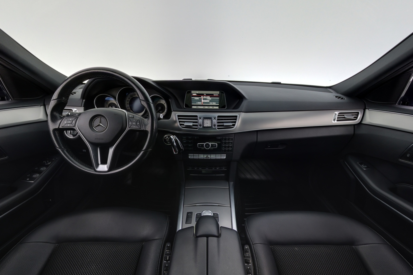 MERCEDES-BENZ E 2015