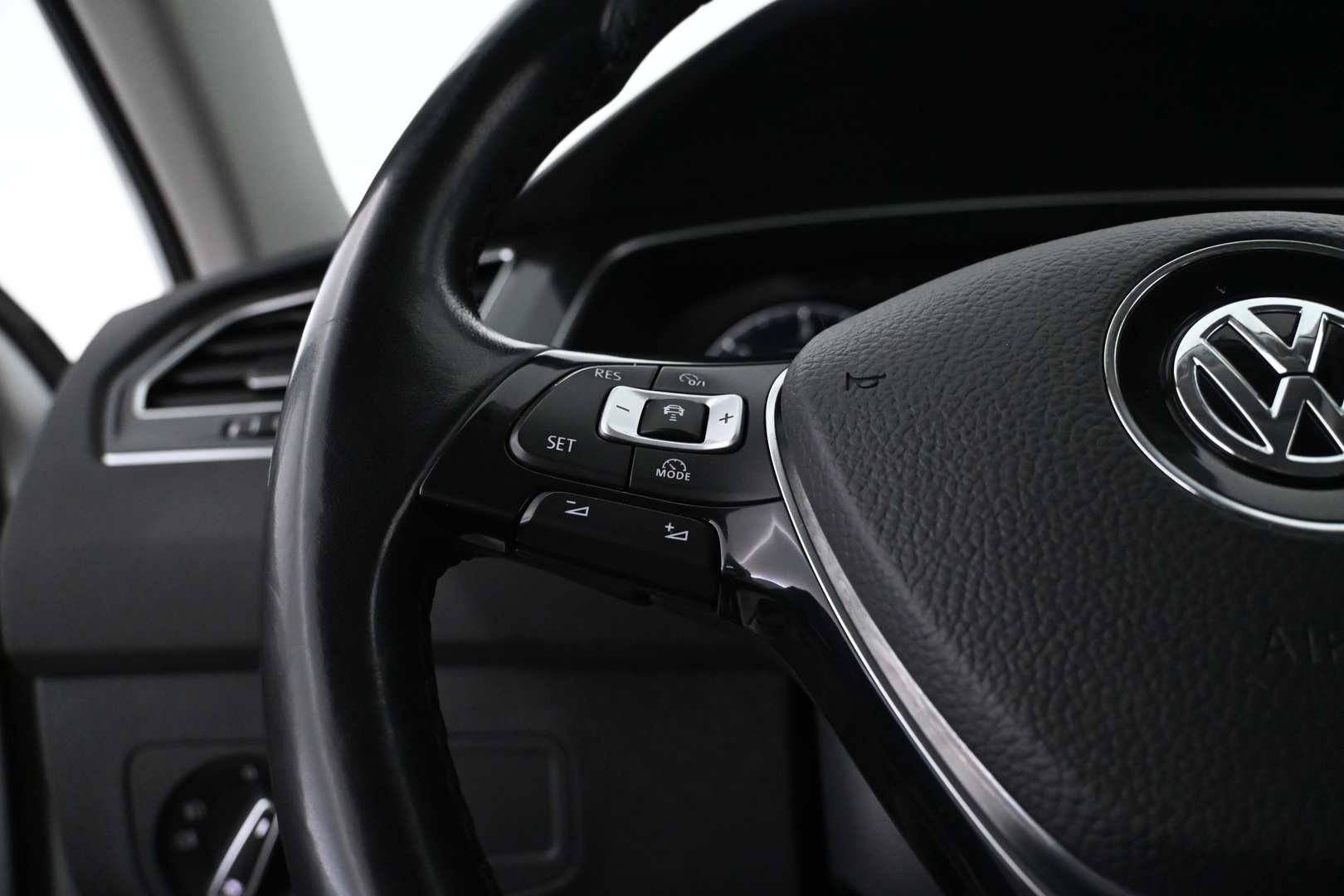 VOLKSWAGEN Tiguan 2017