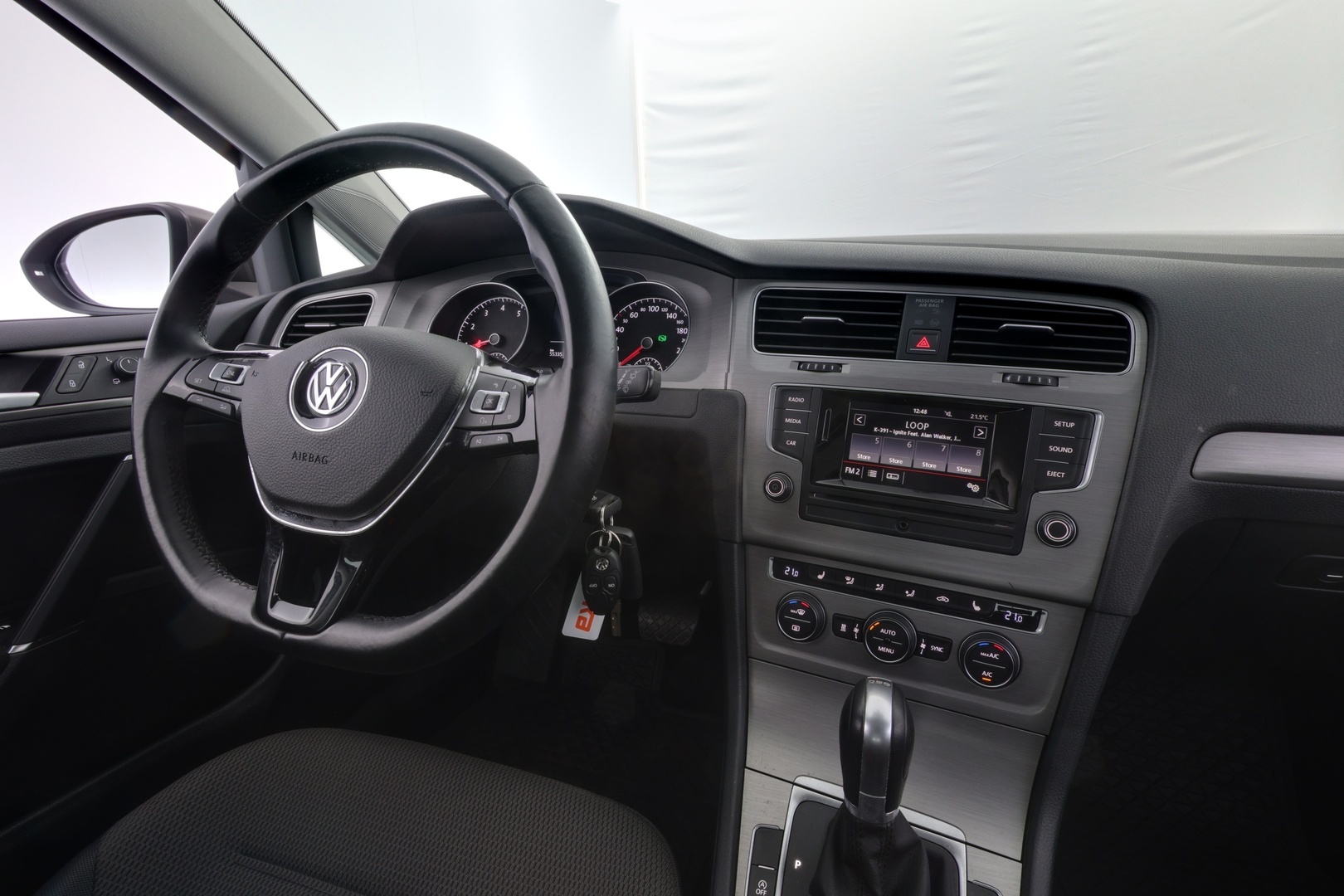 VOLKSWAGEN Golf 2015
