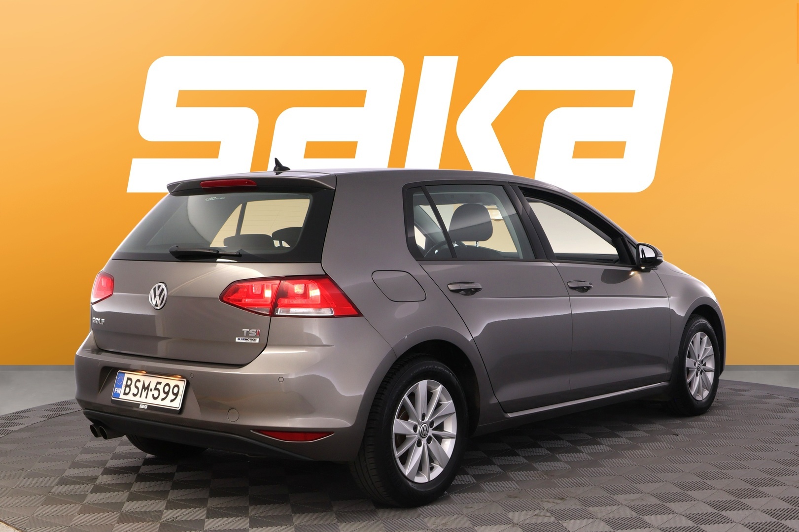 VOLKSWAGEN Golf 2015