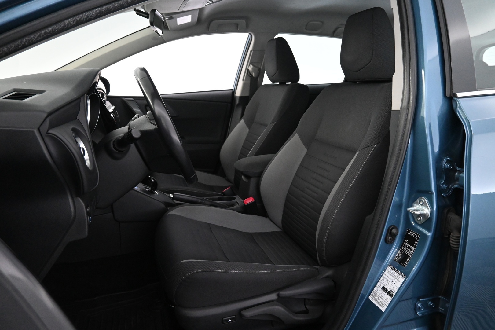 TOYOTA Auris 2016