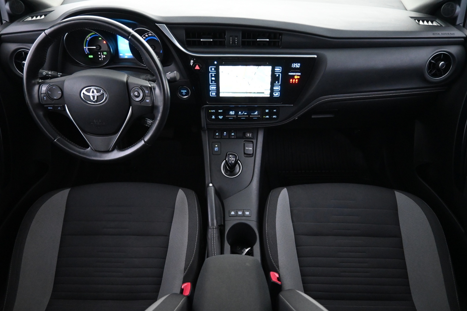 TOYOTA Auris 2016