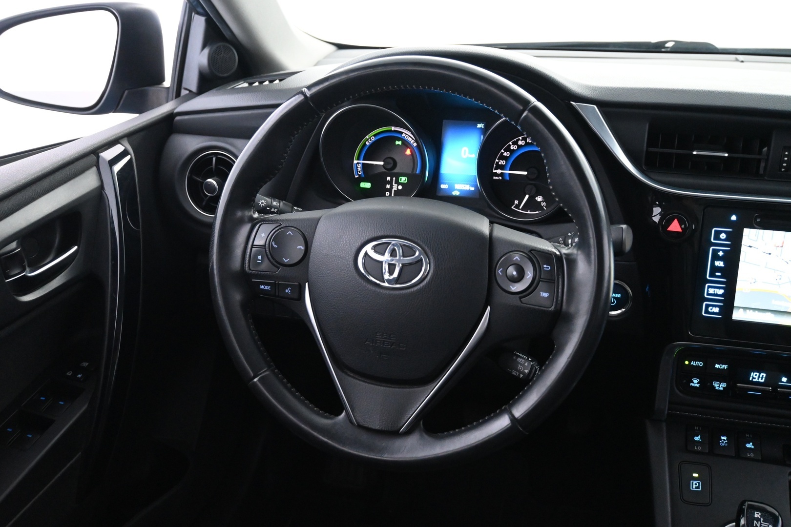 TOYOTA Auris 2016
