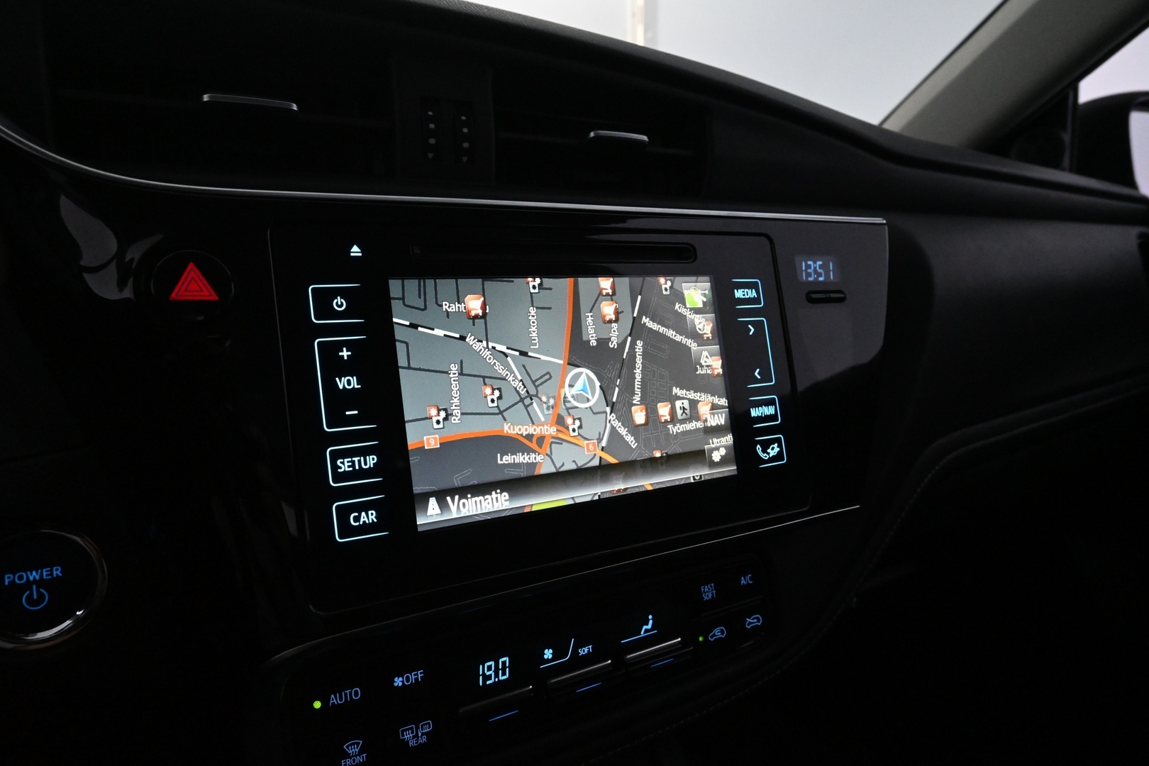 TOYOTA Auris 2016