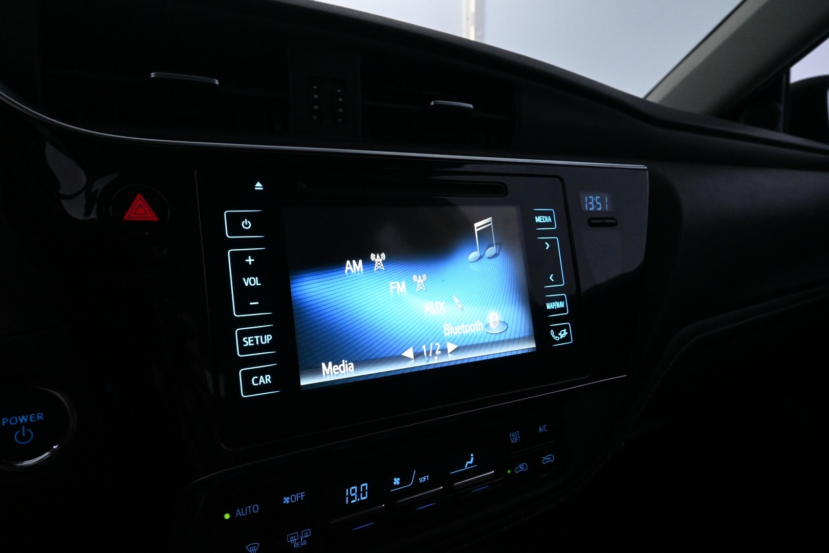 TOYOTA Auris 2016