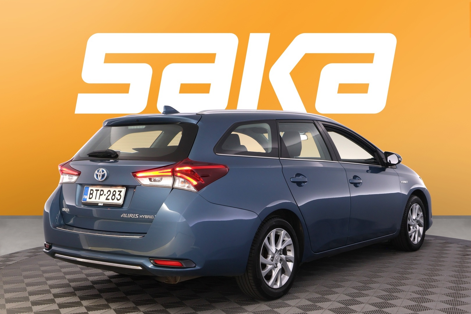 TOYOTA Auris 2016