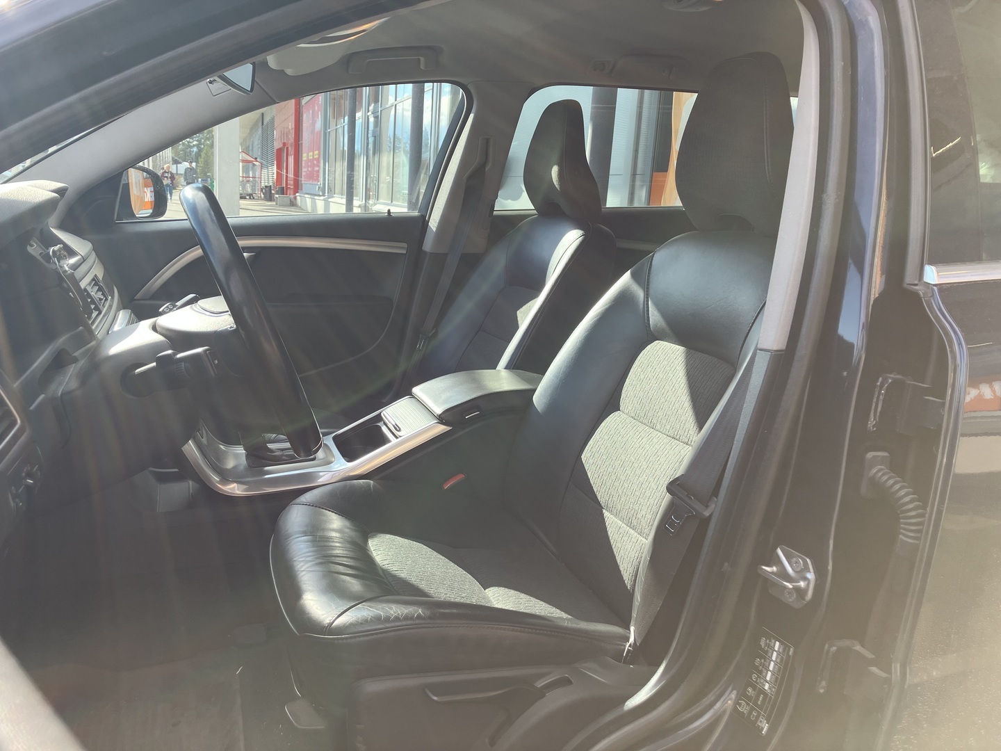 VOLVO V70 2014