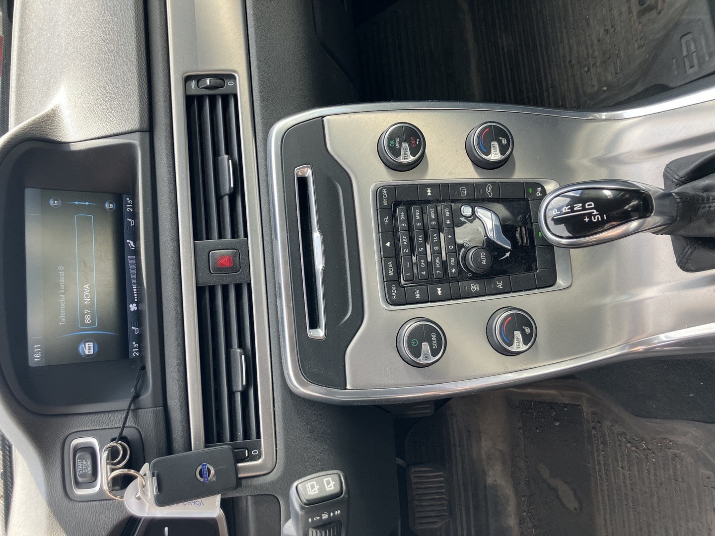 VOLVO V70 2014